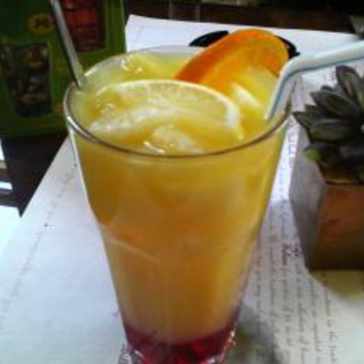 フルーツたっぷりオレンジジュース